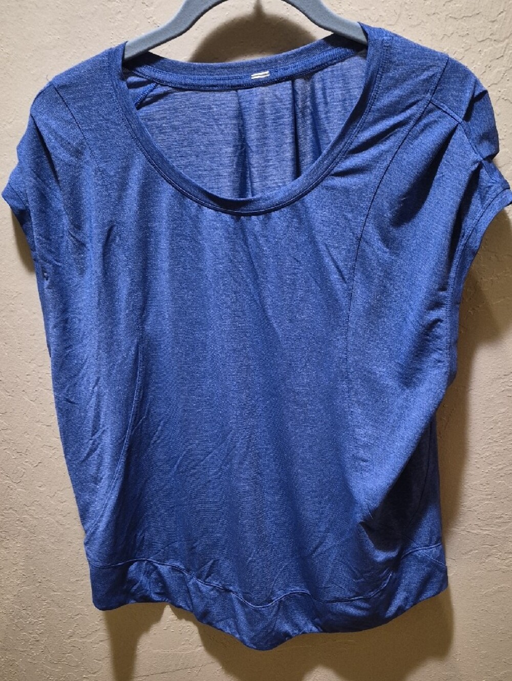 lululemon athletica Cream V-Neck Short Sleeve Tee And Blue Sleeveless Tank - Picture 3 of 5